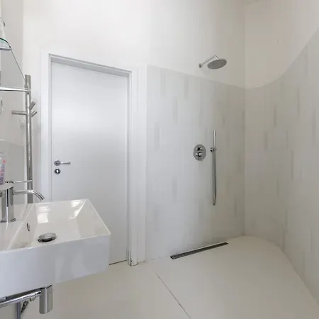 Design In The Heart Of Апартаменты *